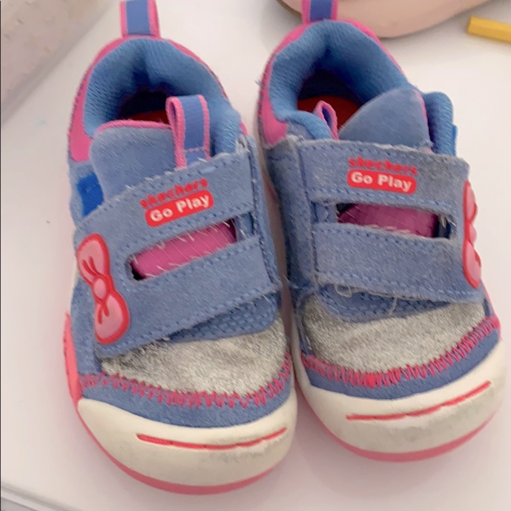 Skechers